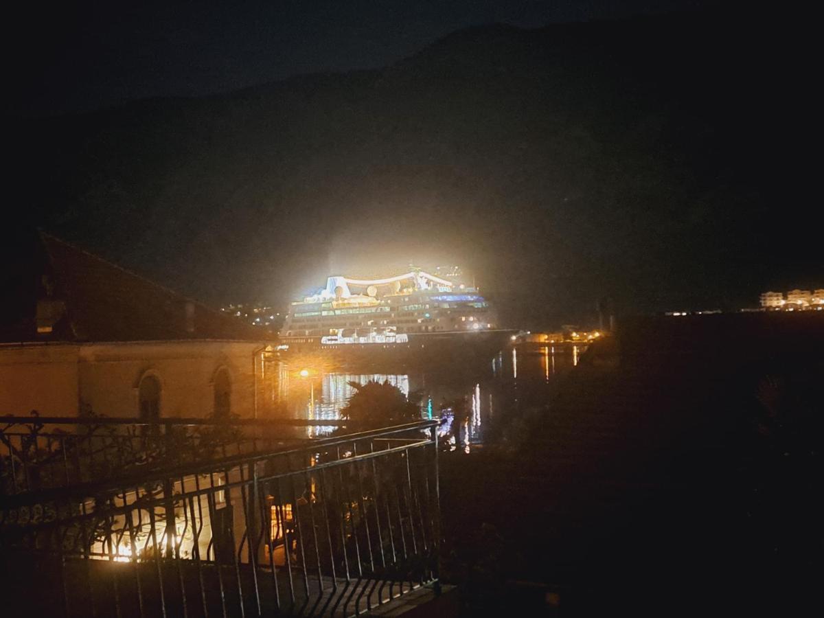 Apartmani F&M Kotor Exteriör bild