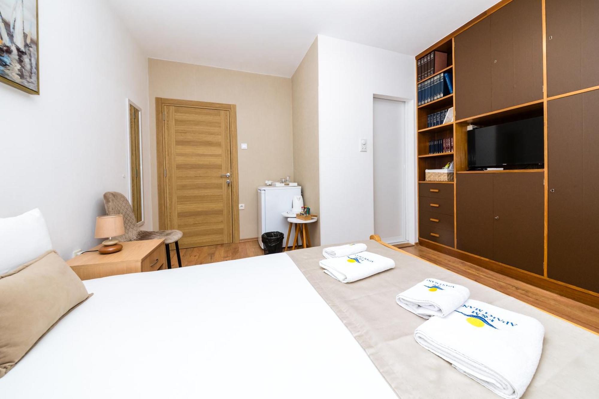 Apartmani F&M Kotor Exteriör bild