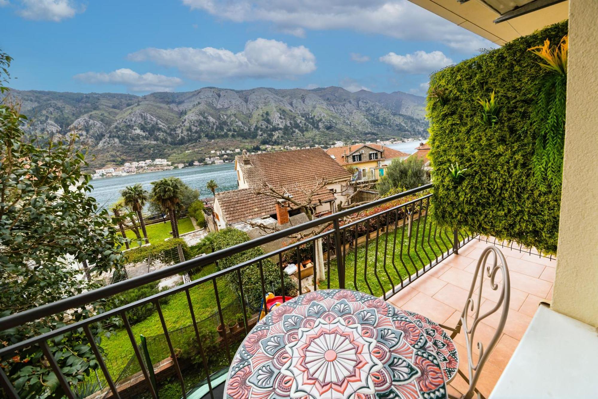 Apartmani F&M Kotor Exteriör bild